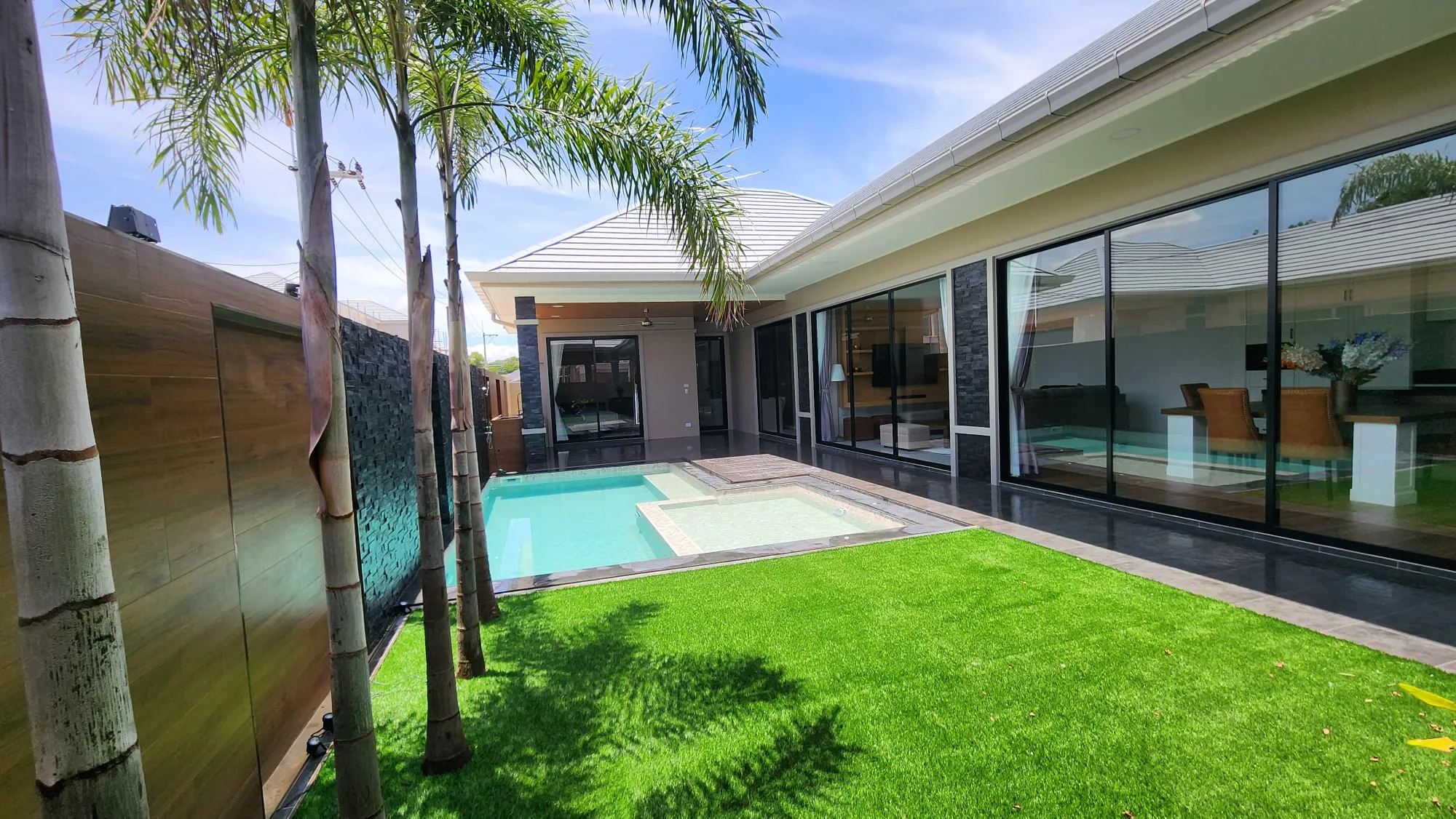 Single Story Villa exterior